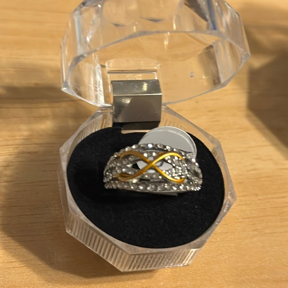 Infinity Silver Ring - Picture 1 of 4